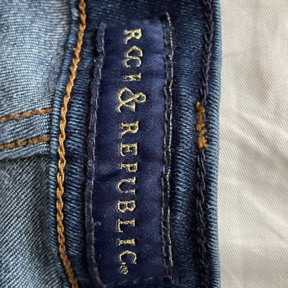 Rock & Republic Kasandra Bootcut Jeans - Picture 10 of 11